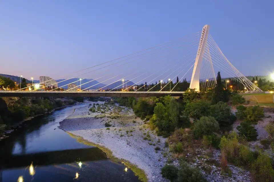 4_Millennium Bridge