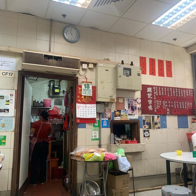 上環60年歷史茶檔 必食煎西多士