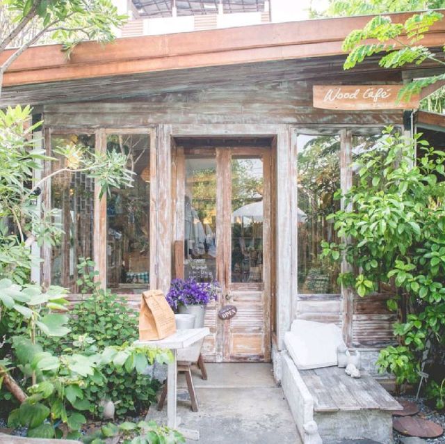 Wood Cafe