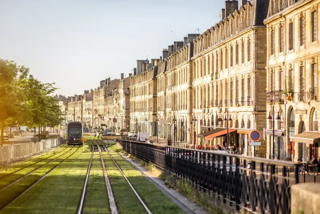 Отели рядом с достопримечательностью «Музей вина и виноторговли в Бордо»