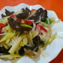 小妥餐饮醉美羊村饭庄(库尔德宁镇店) User Photo