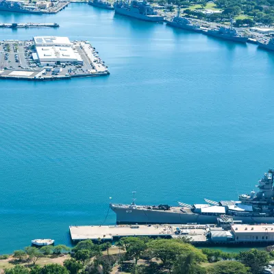 С видом на море Отели в г. Колоа