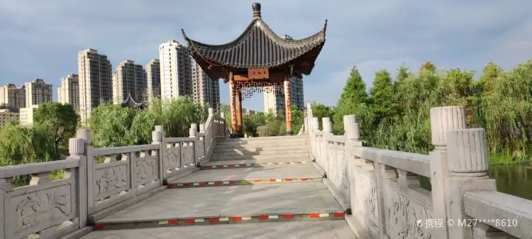 Hotels near Fenghu Theme Park