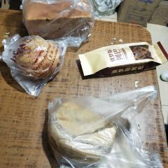 秀云俄罗斯列巴屋(军星小区店) User Photo