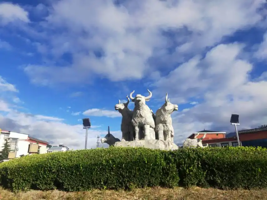 Hotels near Maoniu Square