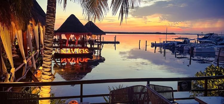 NAVIOS Fusion Mexican Food