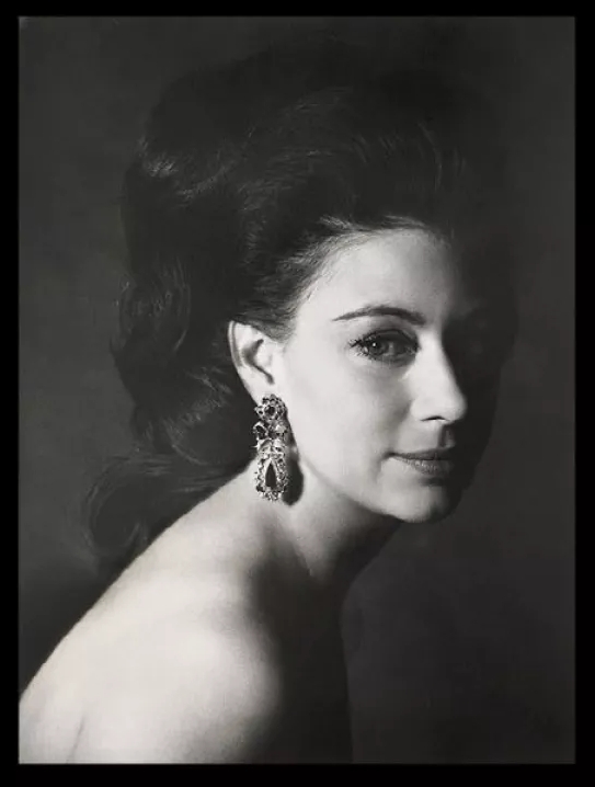 ROYAL PORTRAITS: A CENTURY OF PHOTOGRAPHY | The King's Gallery, Palace of Holyroodhouse
