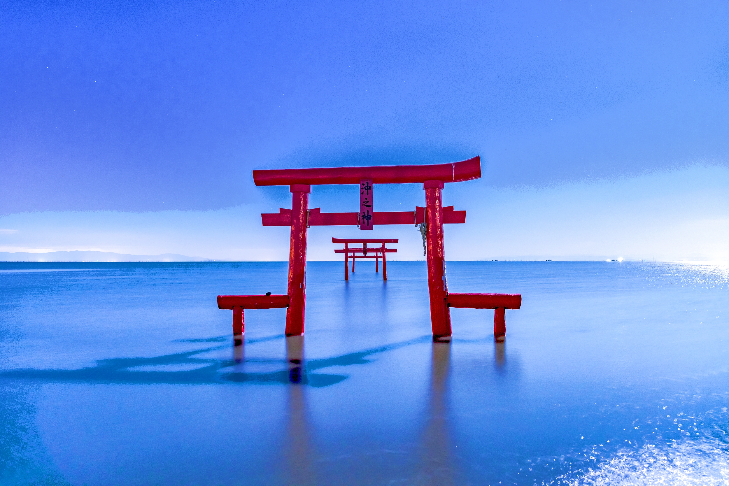 海と鳥居 543 有明の海に建つ海中鳥居と海中道路｜ミヤコカエデ（Miyako Kaede)