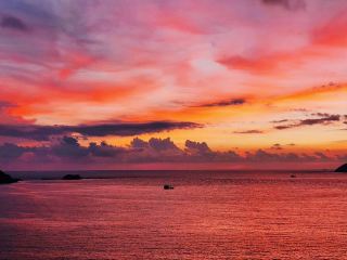 Stunning sunset and beach in Bai Nhat 