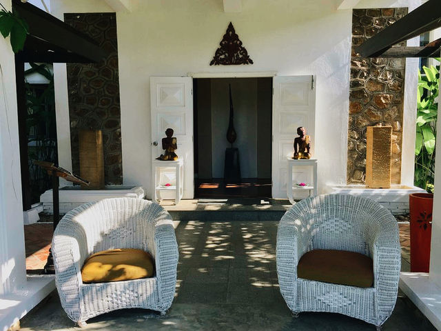 Hotel details and elements on fleck 