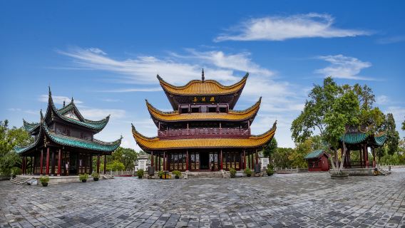 岳陽樓景區+屈子文化園區+小喬墓+遠眺洞庭湖一日遊【人員導覽】