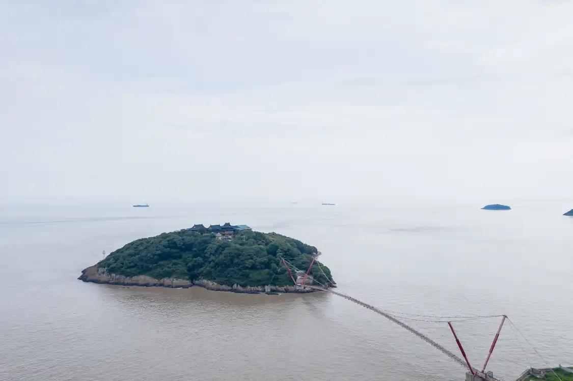 Hotels near Tongtian Bridge