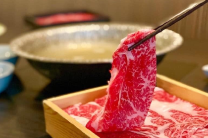 Mo Mo Paradise Kabukicho Bokujo