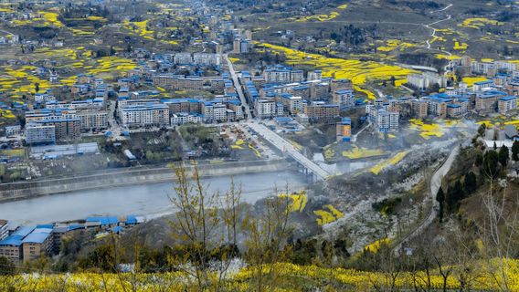 Holy Lantern Mountain
