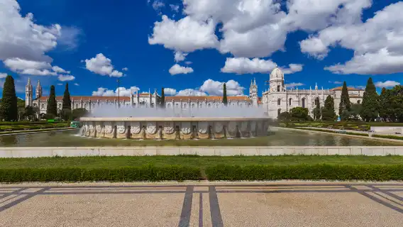 บัตรลิสบอน (บัตรผ่านเข้าเมือง + อารามเฆโรนิมอส + ปราสาทเซาจอร์จ และสถานที่ท่องเที่ยวอื่นๆ อีก 51 แห่ง)