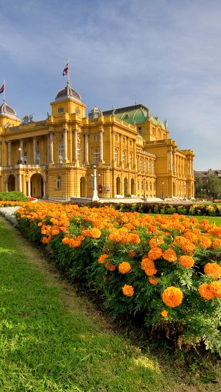 Croatia Ban Jelacic Square + Lotrscak Tower + Gallery Klovićevi Dvori private charter