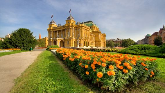 จัตุรัสผู้ว่าราชการ Jelačić + หอเตือน + หอศิลป์ Klovicevi Dvori ประเทศโครเอเชีย