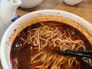 思泊湖牛肉麵