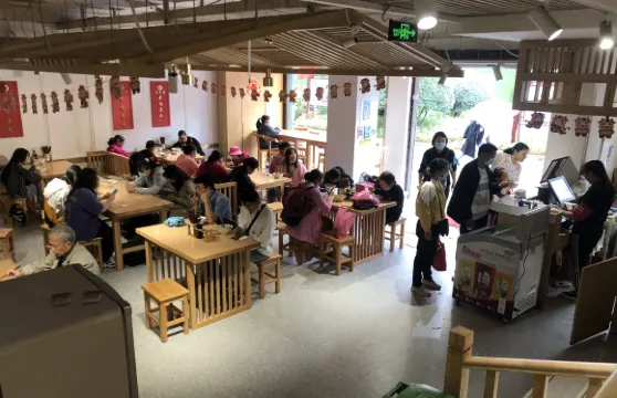 建新園過橋米線（金碧店）