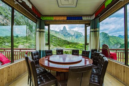 迭部扎尕那赞木娜观景民宿·餐厅