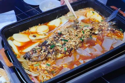 一家館子紙包魚