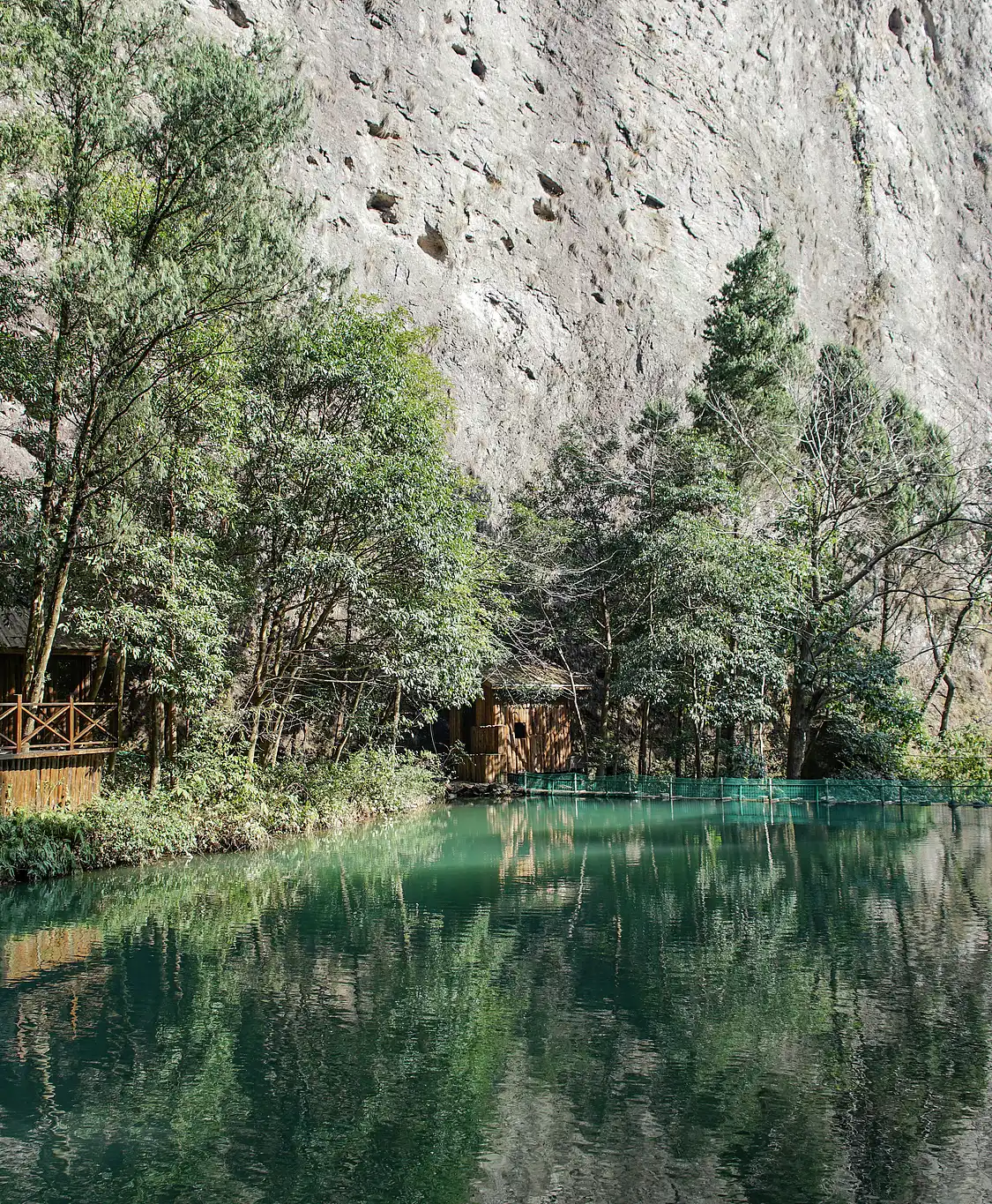 Hotels near The Jingming Valley Scenic Area of Yandang Mountains