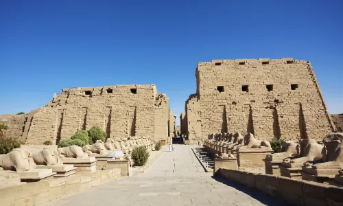 Avenue of the Rams