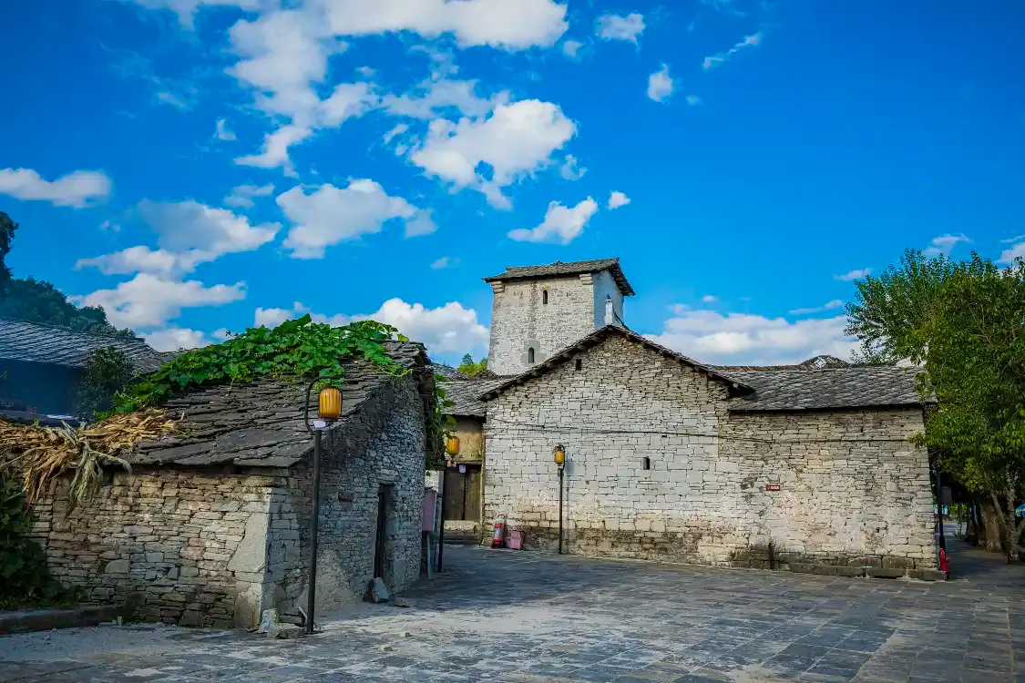 Hotels near Yunfeng Tunpu scenic spot