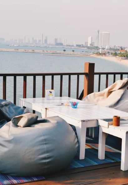 ริมผา ลาภิน