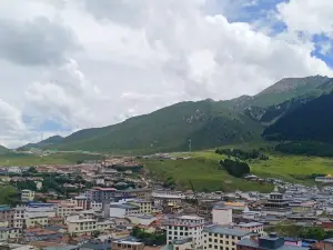 Zhodo Tidro Hermitage, Langmusi Town