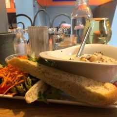 Isaac's Way Restaurant 여행 사진