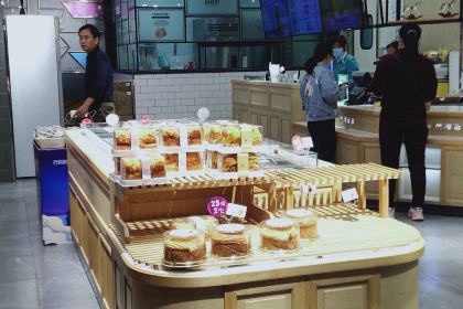 BA LI TIAN TIAN WANG HU CHENG SHANG JIE DIAN