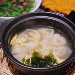 馋三尺蟹粉小笼(南京东路店) User Photo