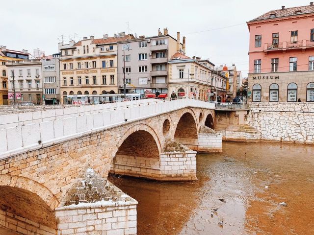 拉丁橋
