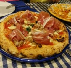 Pizzeria da Peppe Napoli Sta’ Ca” User Photo