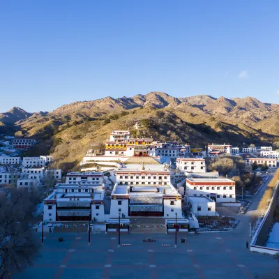 Hotels in Baotou With Parking
