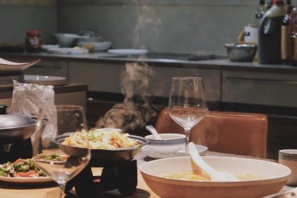 水岸边私房菜馆