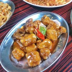 Sister Wah 여행 사진