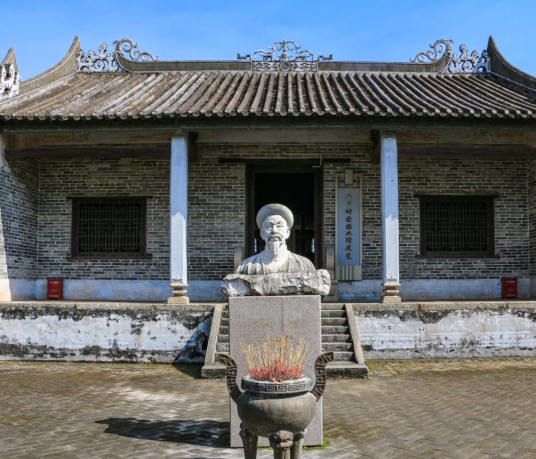 Qinzhou Bay Square/Qinzhou Station