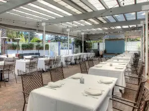 INDO Restaurant & Lounge
