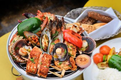 Azura Panoramic Lounge