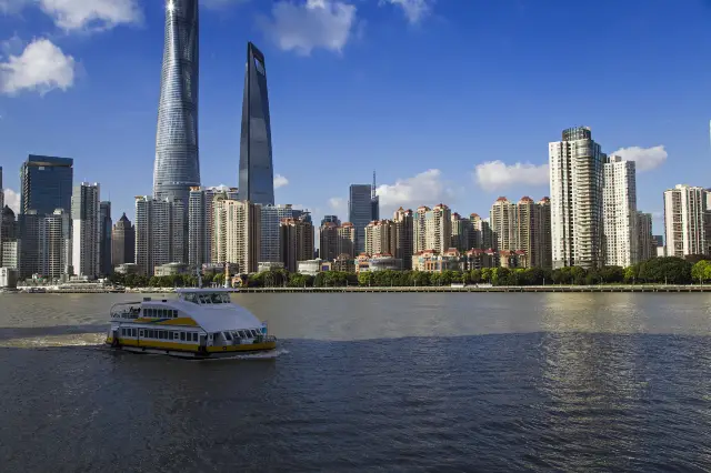 Sightseeing Boats in Shanghai