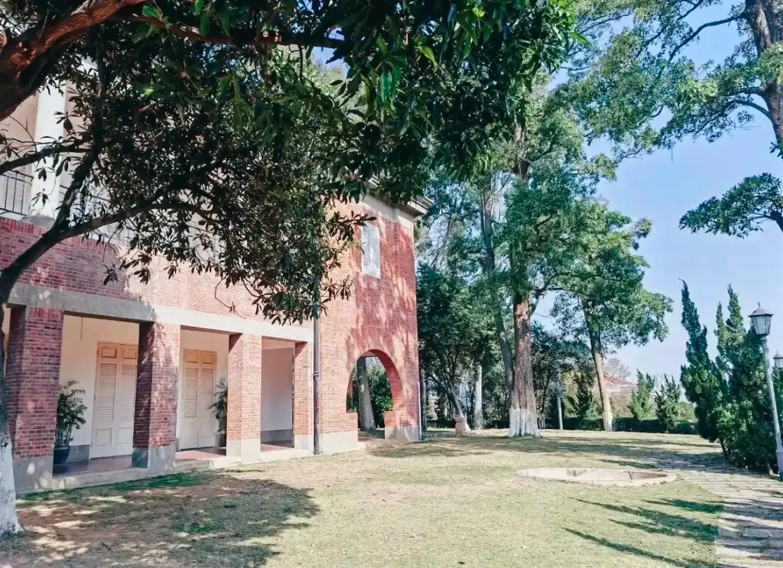 Hotels near Mansion of Hong Kong and Shanghai Banking Corporation