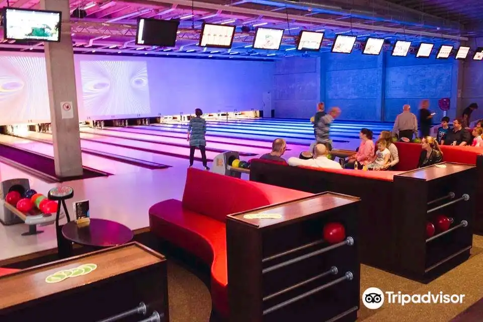 Hotels near Bowling Almere