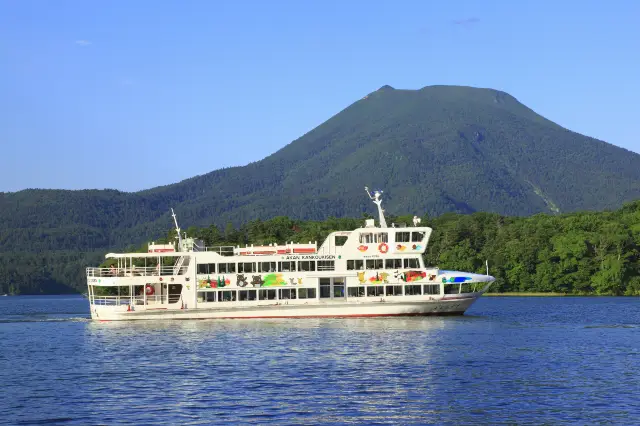Sightseeing Boats in Hokkaido