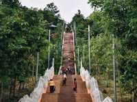 เดินบันไดไปไหว้พระที่ภูสิงห์ จ.กาฬสินธุ์