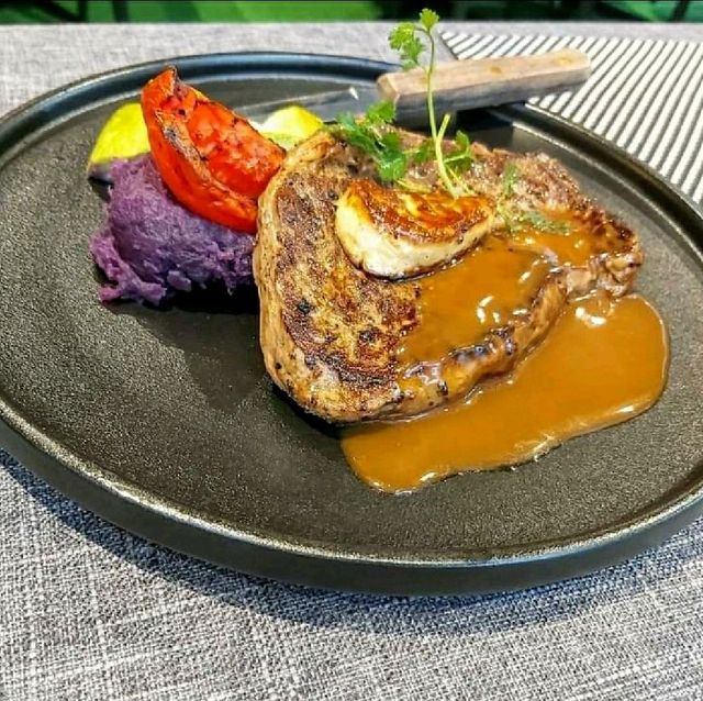  【特式足球主題西餐廳 - Lockeroom Dining 】