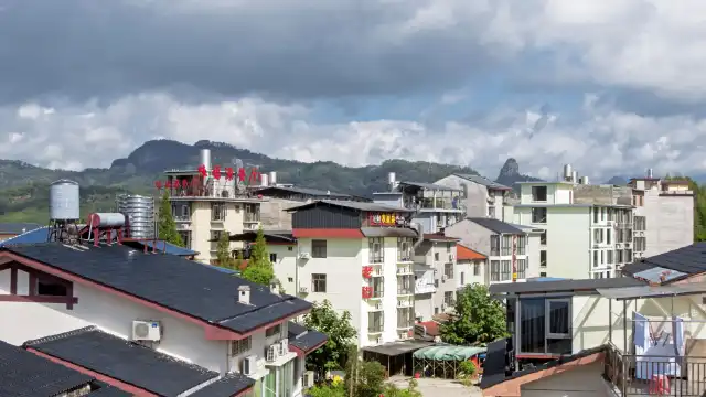 鄰近南源嶺村的酒店