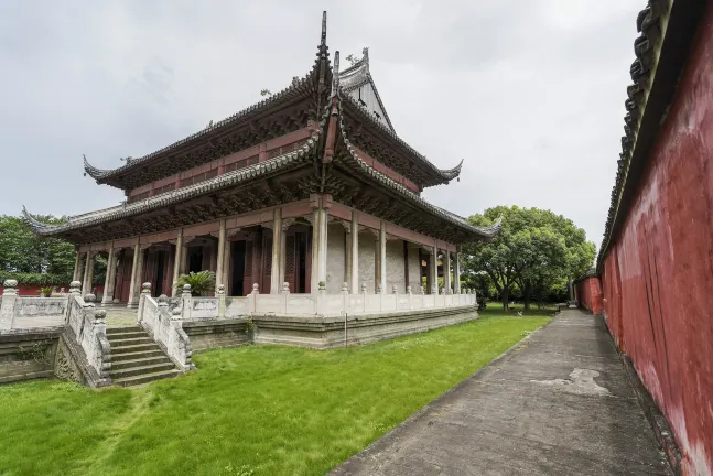 Отели рядом с достопримечательностью «Универмаг Yintai (Ханин)»
