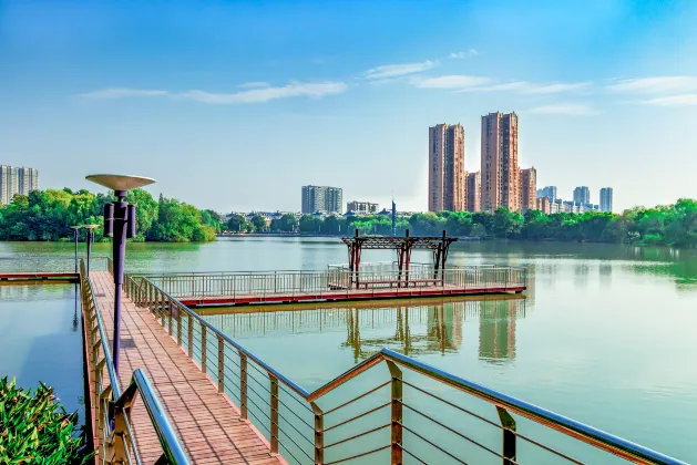 Moshang Swan Castle B&B